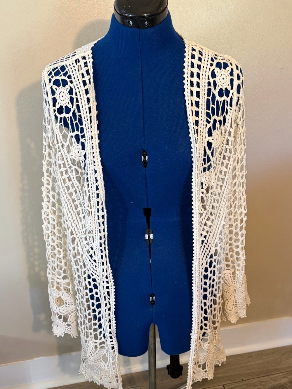 Rebellion Again Women’s Size L Ivory Crochet Lace Open Front Cardigan Boho NWT